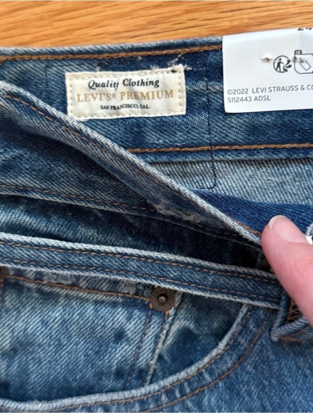 Levi's XL Straight Leg Jeans - Picture 5 of 9